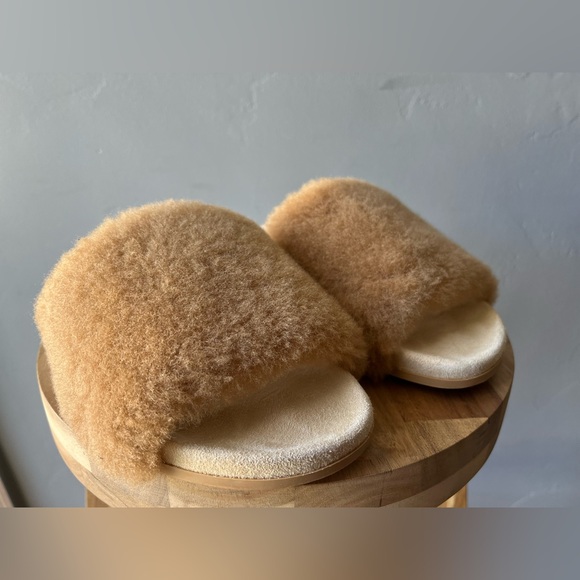 Jenni Kayne Shearling Slide NWOB ~ Size 36 - Picture 2 of 10